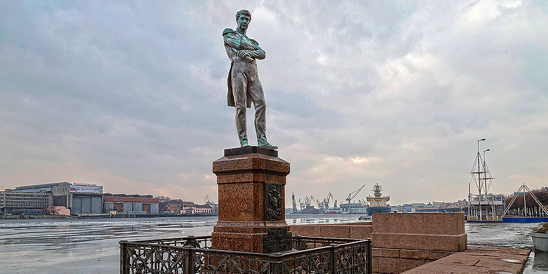 Sculptural monument to Admiral I.F.Kruzenshtern